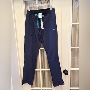 Figs Women’s Yola Yoga Navy Nylon Scrub Pants NEW!! Size Small/Tall